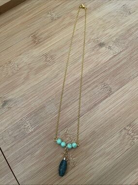 Delicate T shape antique green Turquoise Round polished gemstone necklace